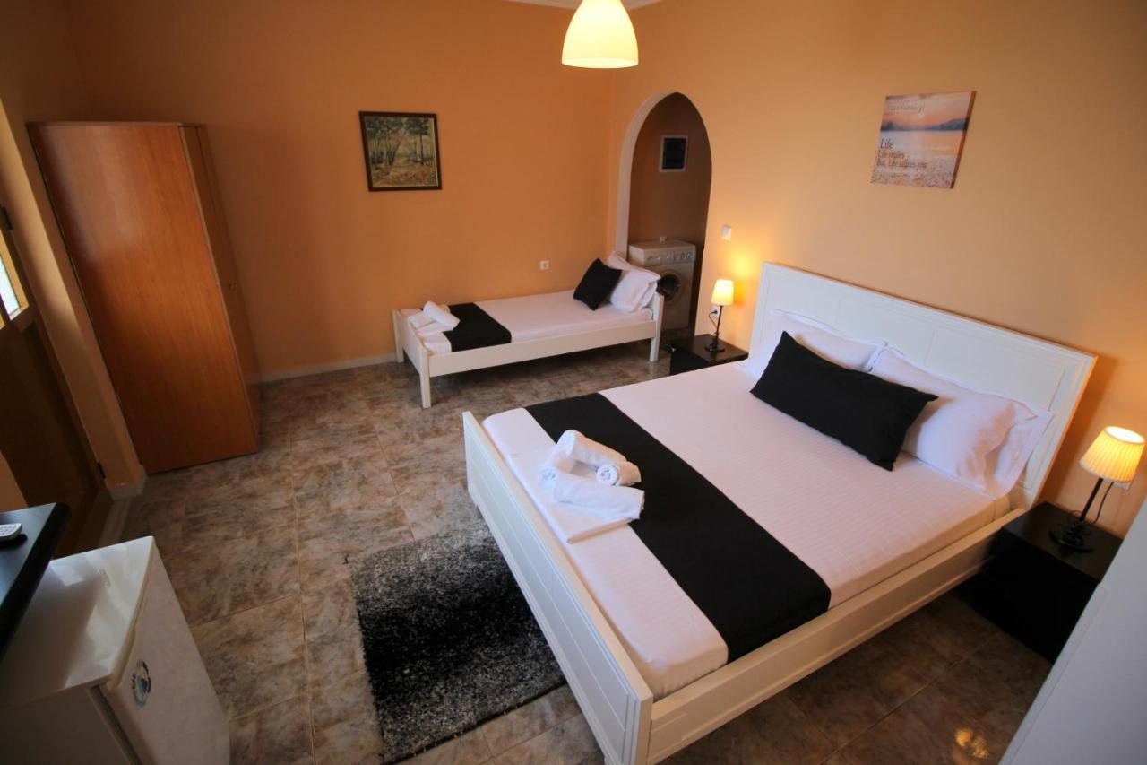 Jericho Rooms Sarandë エクステリア 写真
