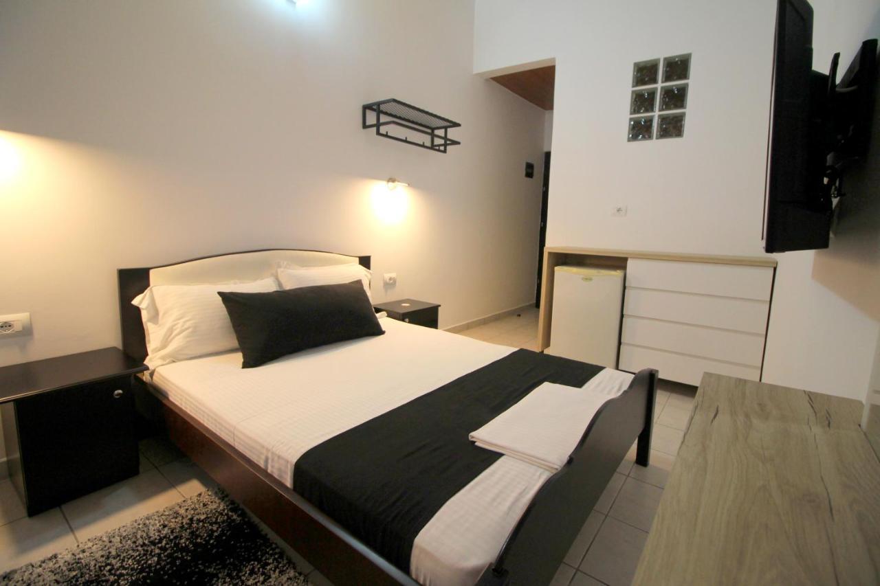 Jericho Rooms Sarandë エクステリア 写真