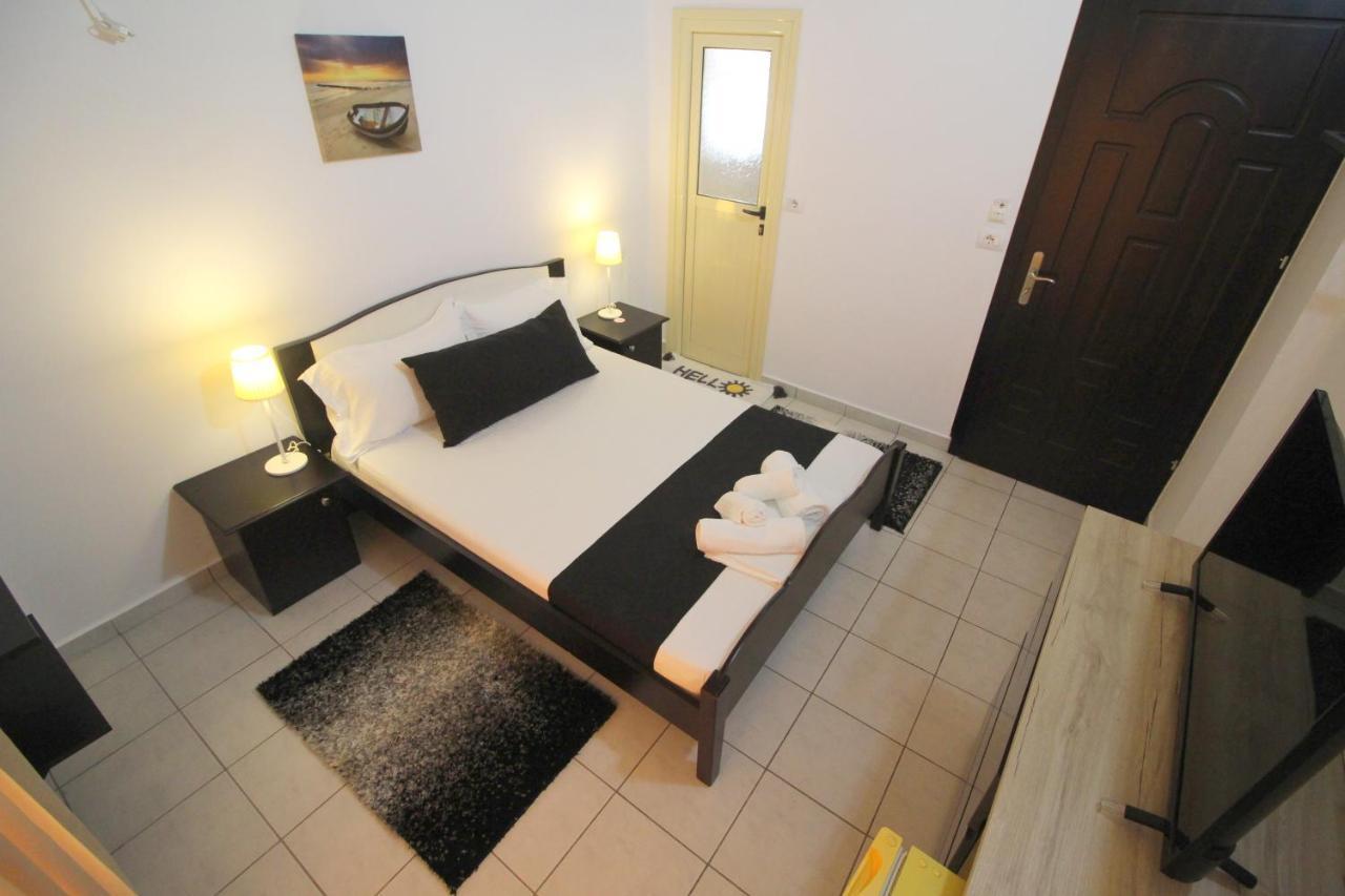 Jericho Rooms Sarandë エクステリア 写真