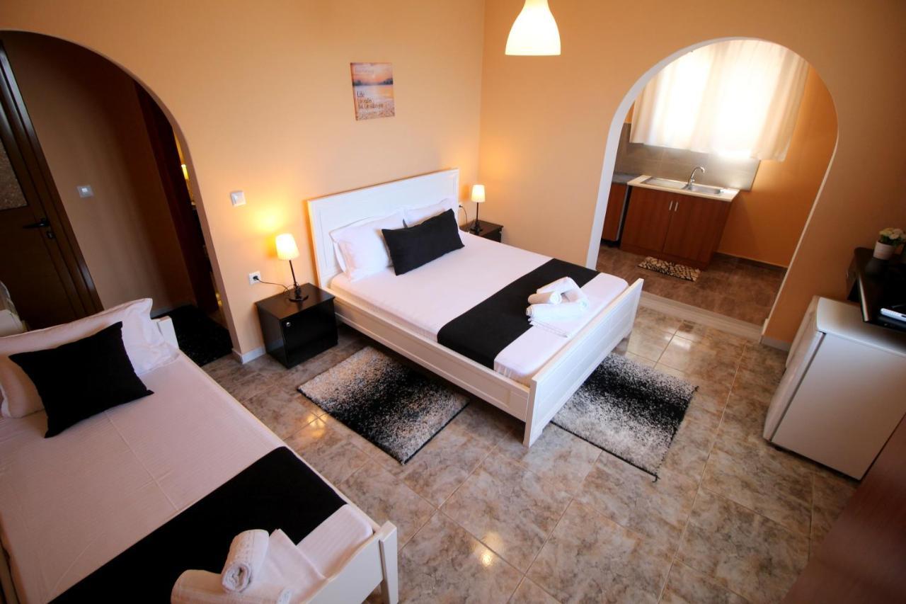 Jericho Rooms Sarandë エクステリア 写真